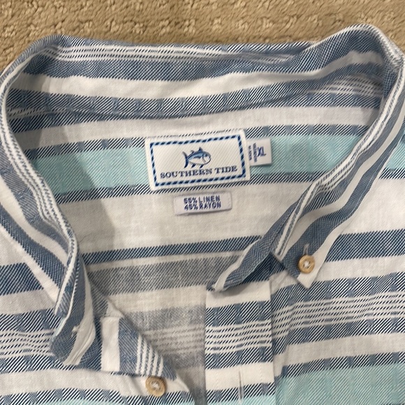 Southern Tide Button Up - Picture 2 of 5
